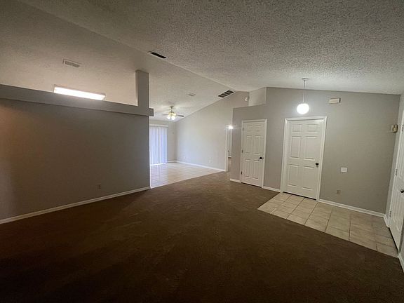 4th image of 512 Finch Ct