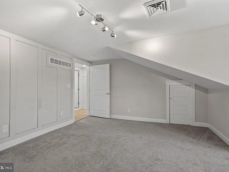 1515 Butler Pike — Photo 50