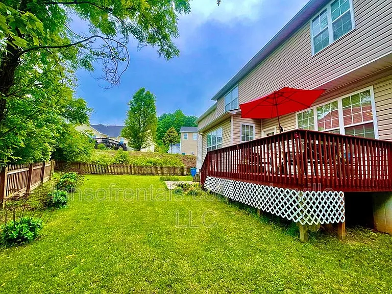 51 Yorktown Cir — Photo 38