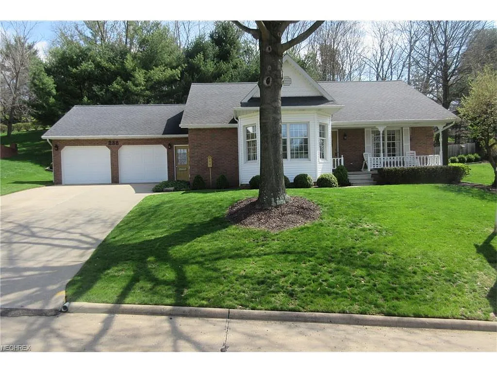 238 Chauncey Ave NW photo 1