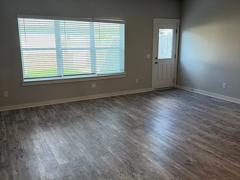 2021 Hardwick Pvt Ln — Photo 10