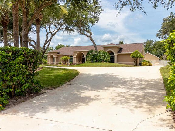 2nd image of 5824 Spruce Creek Woods Dr