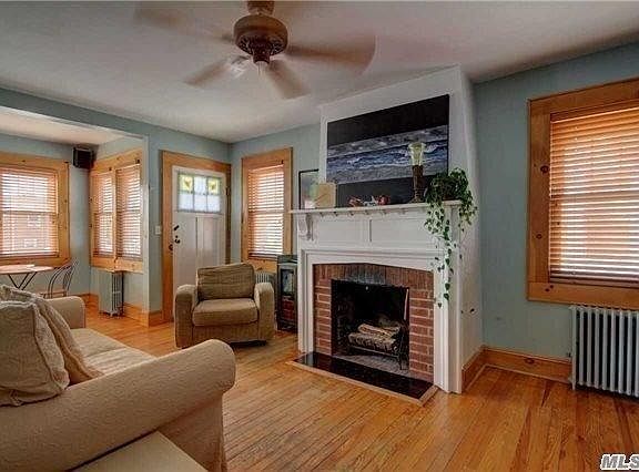 2nd image of 104 Roosevelt Blvd