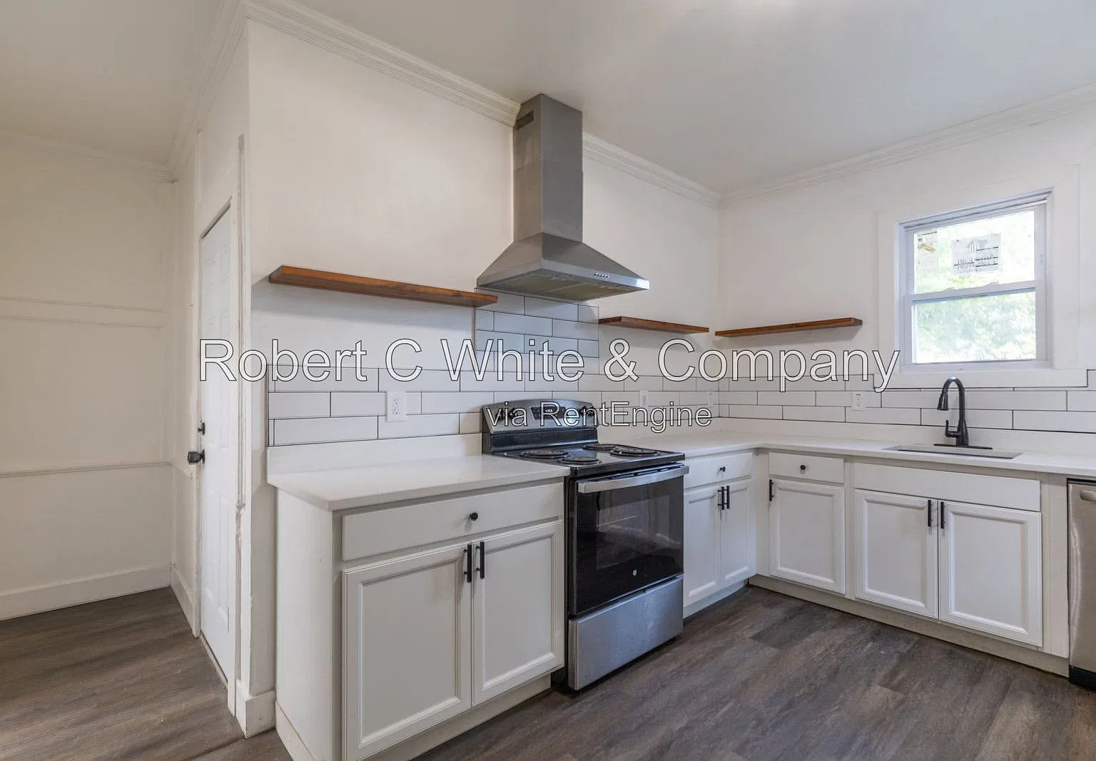 4 bed, 1.0 bath, 1200 sqft, $2,350 — Photo 3