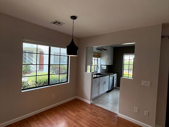 5th image of 13333 Caminito Ciera Unit 103