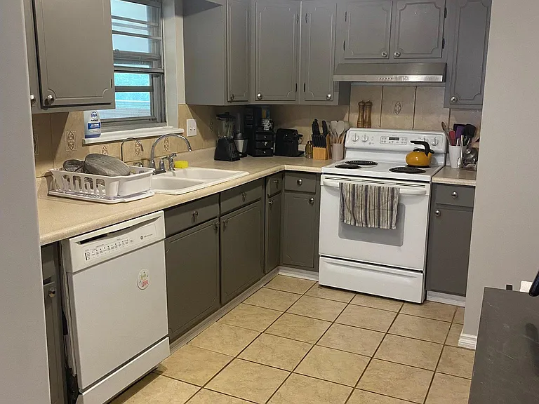 12424 E 13th Pl — Photo 10