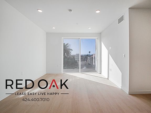 5th image of 856 S Gramercy Dr #611