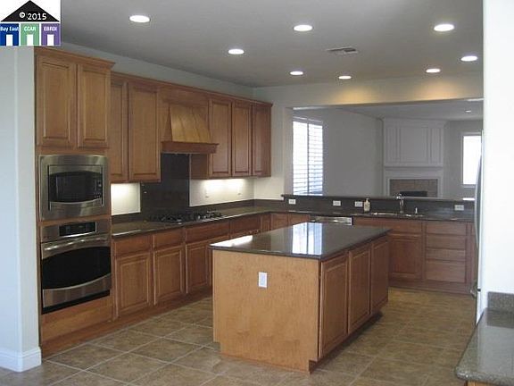 2nd image of 2390 Lincoln Landing Ln