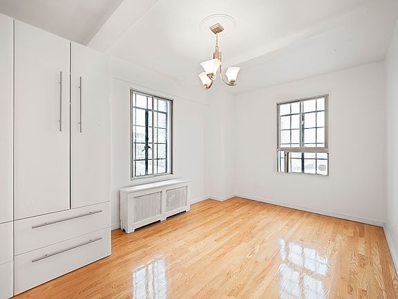 4th image of 5 Tudor City Pl APT B4