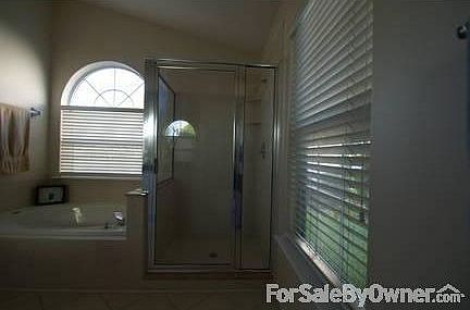 5th image of 141 Crosscove Cir