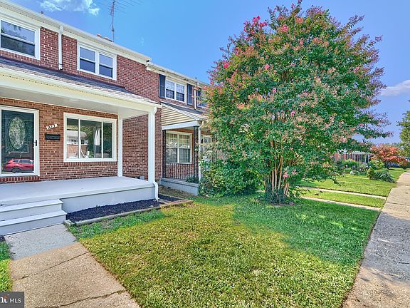 3rd image of 923 Southridge Rd