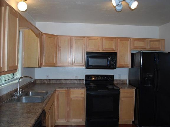 4th image of 2601 E Waverly St #1