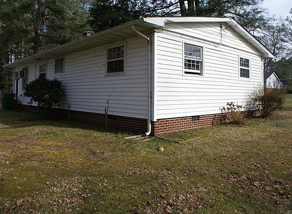 3rd image of 226 Fleetwood Ave