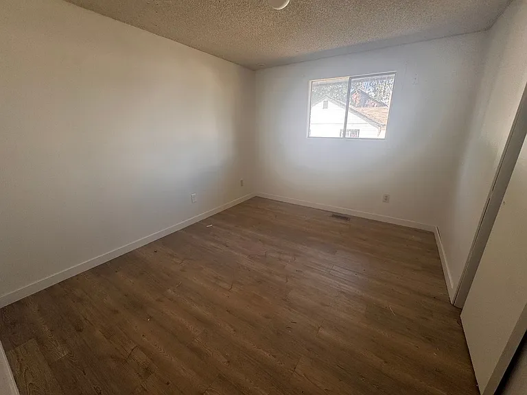 1228 E North Ave — Photo 7