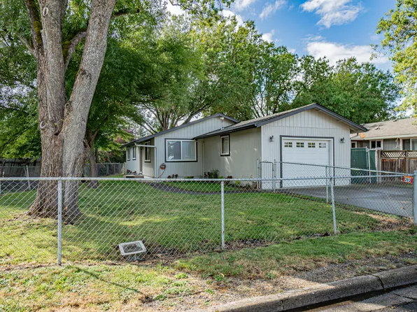 393 Elm Way, Eagle Pt, OR 97524