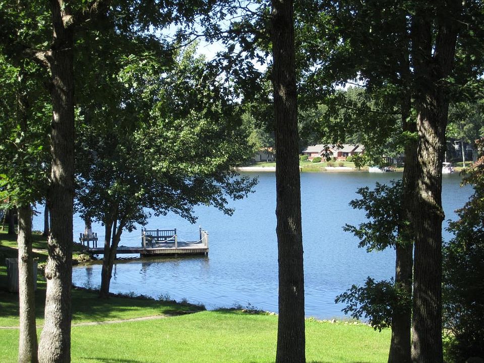 1st image of 136 Meadowview Dr