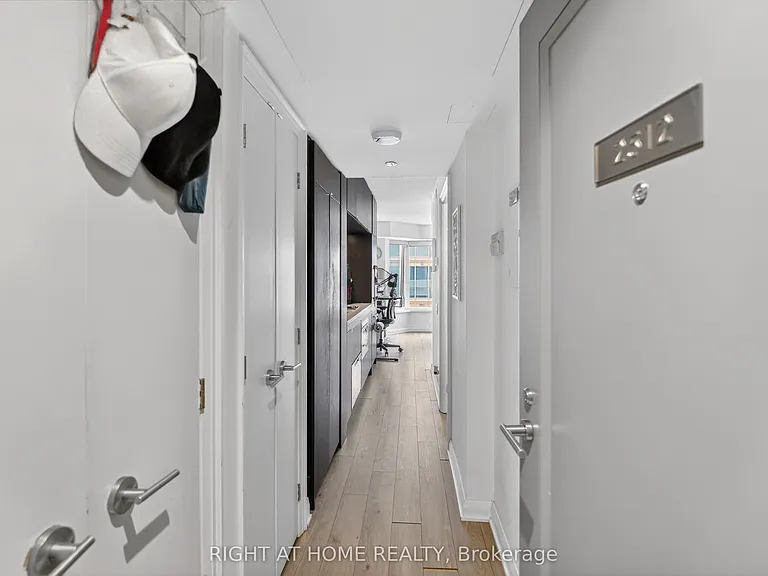 155 Yorkville Ave #2512 — Photo 4