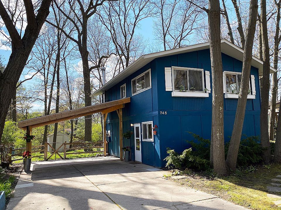 1st image of 745 Dellwood Dr