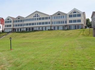 8986 E Hatchery Rd, Syracuse, IN 46567