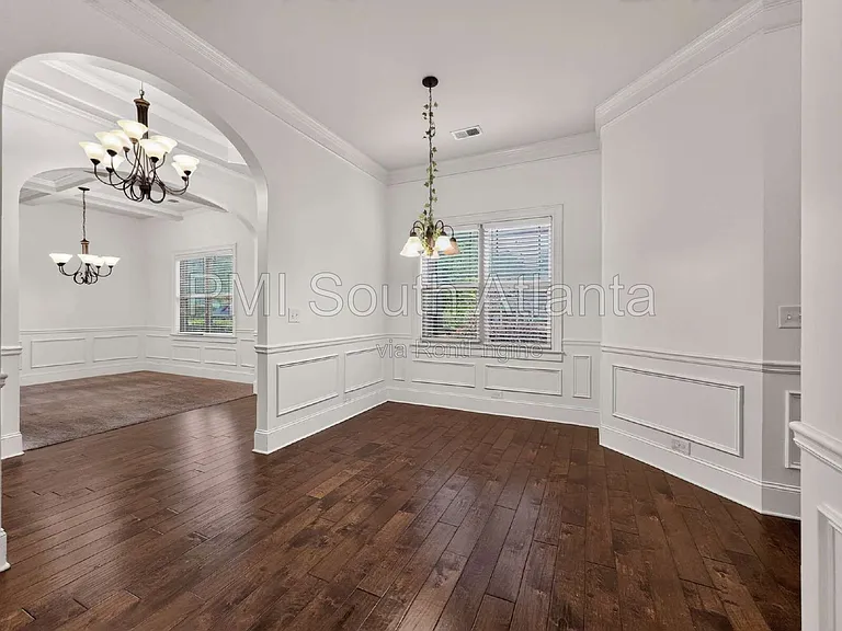 305 Legends Dr — Photo 32