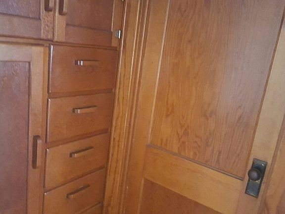 4th image of 1074 Lafayette St