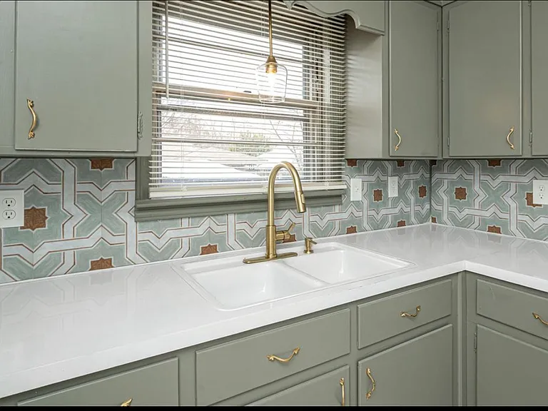 937 Linthicum St — Photo 12