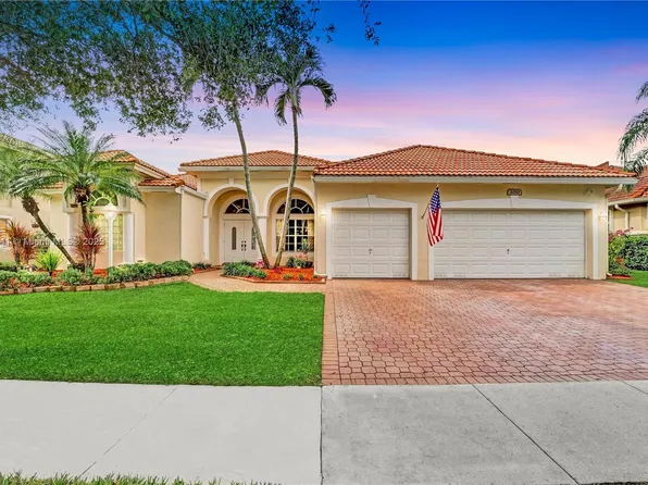 2050 NW 138th Ter, Pembroke Pines, FL 33028
