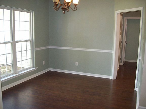 3rd image of 2028 Gardenview Dr