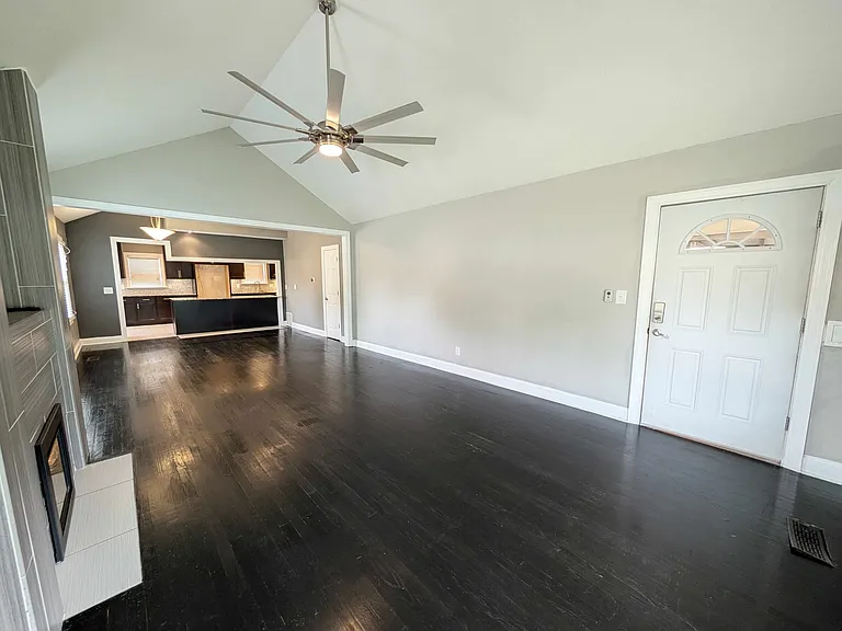 3145 NW 21st St — Photo 5