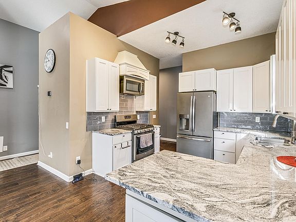 5th image of 2037 Nokomis Ave