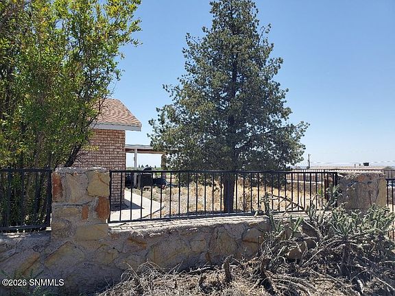 5th image of 1926 Webb Rd