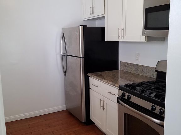 5th image of 7220 Fountain Ave