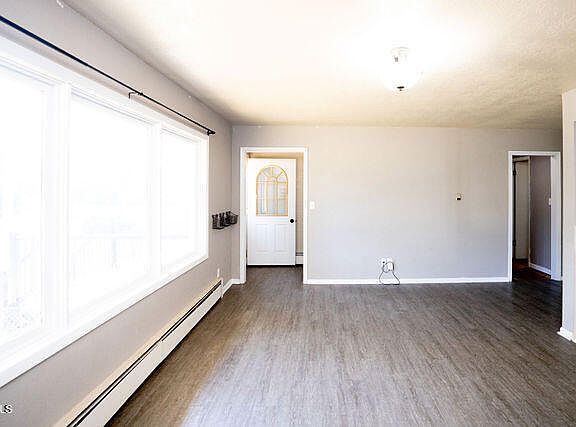 5th image of 715 3rd St NE