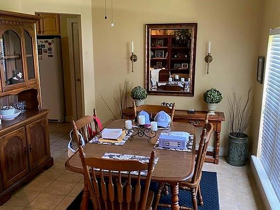 3rd image of 146 Fairethorne Dr