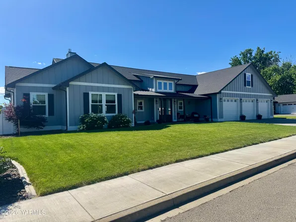 2102 S 96th Ave, Yakima, WA 98903