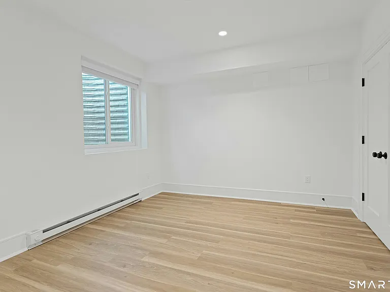 16R Old Stamford Rd — Photo 32