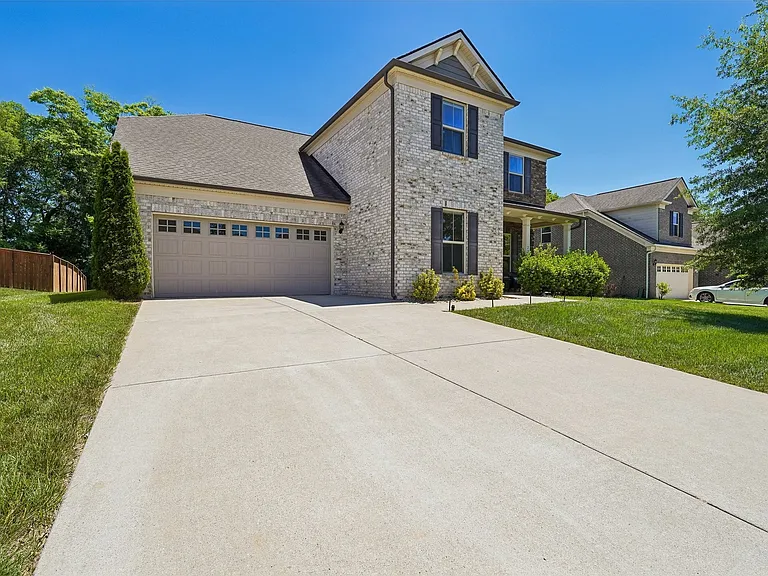 222 Rosemary Way — Photo 2
