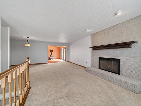 3rd image of 10859 Hill Rd