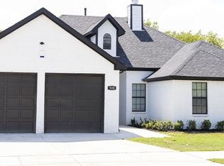 920 Williams Rd, Fort Worth, TX 76120