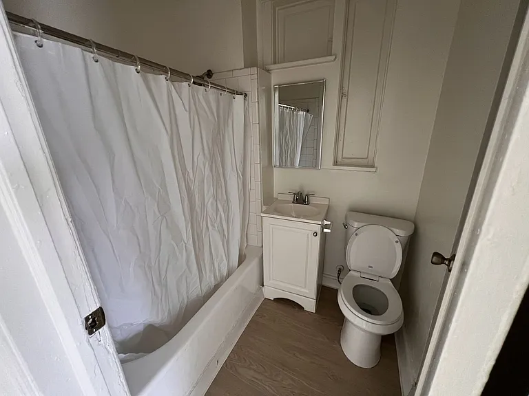 2532 DALY STREET — Photo 5