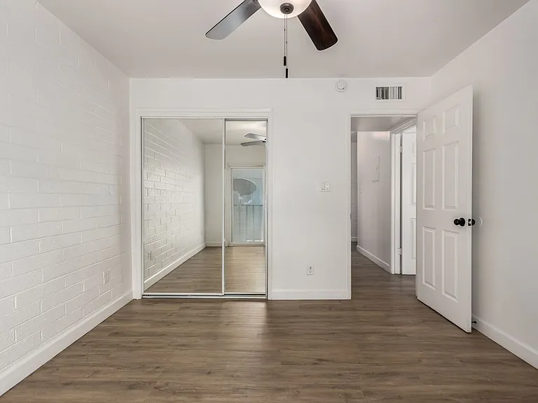 Madison Flats — Photo 26