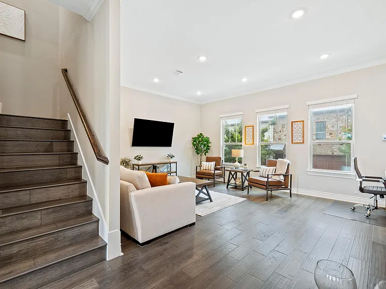 245 Adams St — Photo 18