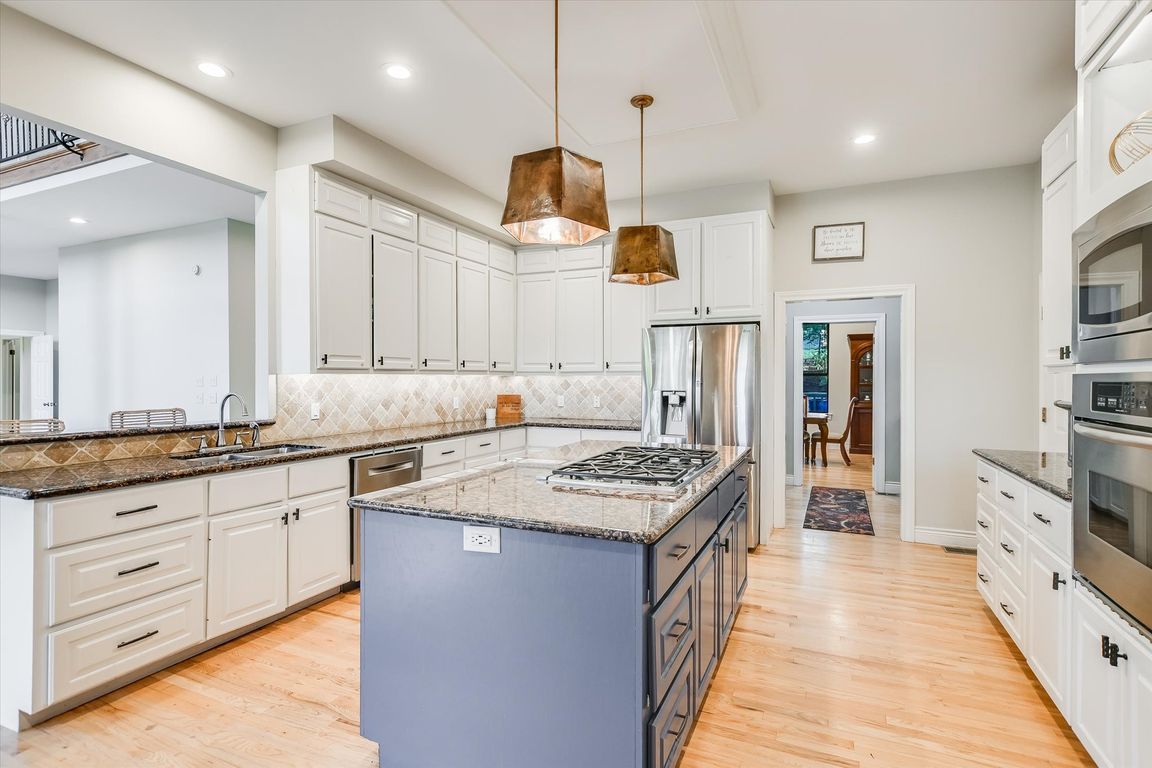 14-Kitchen