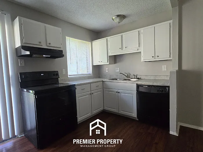 2442 Soundview Ct — Photo 7