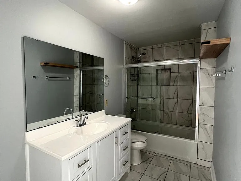 223 Judd St — Photo 5