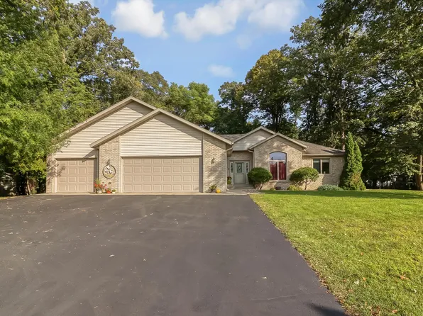 1066 Elm Cir, Detroit Lakes, MN 56501