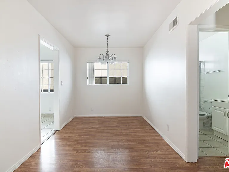 1937 S Bedford St #4 — Photo 4