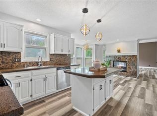 1361 S Hunter Dr, Olathe, KS 66062