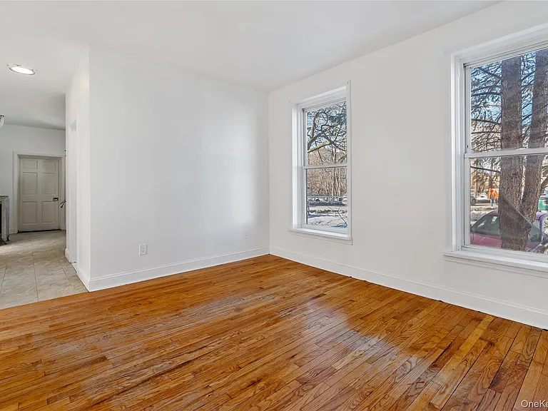 94 Winnikee Ave #2 — Photo 2