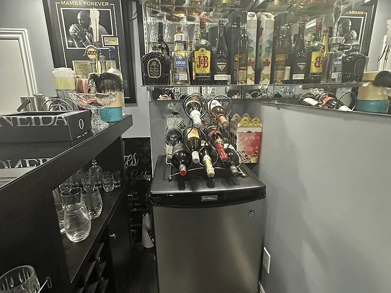 Shared Mini Bar